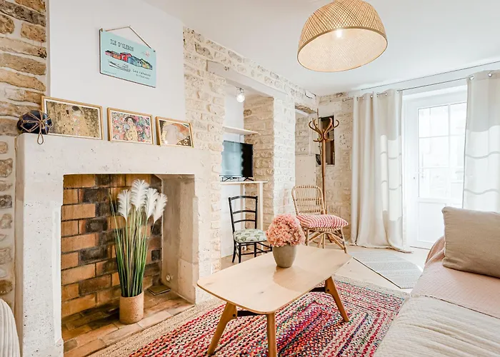 Charmante Maison Pierre A Ors بيت للعطل