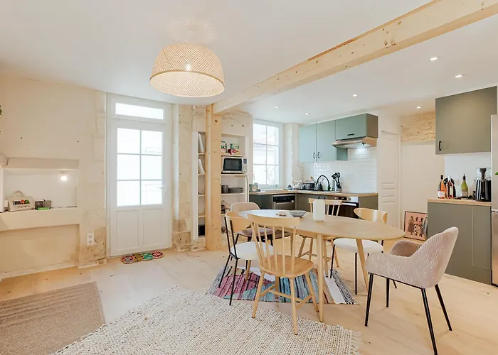 Charmante Maison Pierre A Ors بيت للعطل *